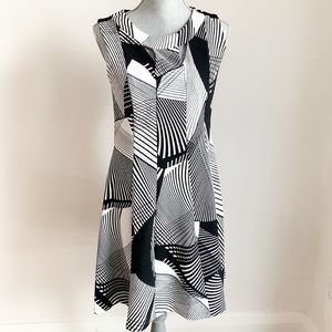 🌈 3/$20 En Focus black and white abstract sleeveless cocktail dress